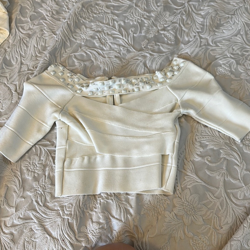 Banded and beaded XS stretchy crop top